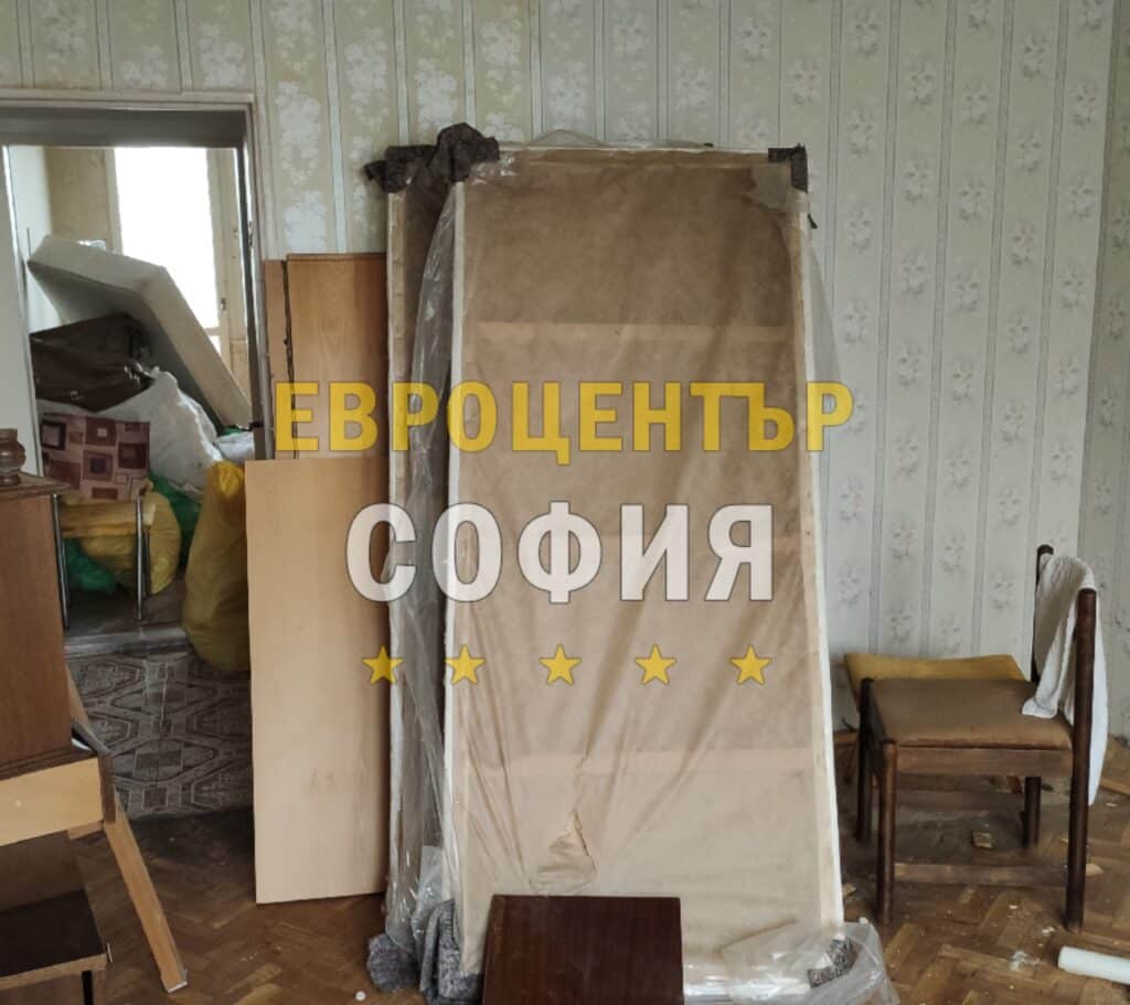 Извозване на обзавеждане от апартамент в София