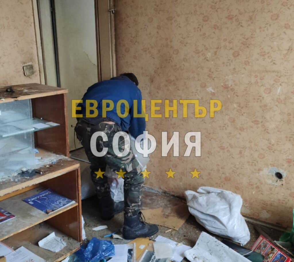 Демонтаж на паркет и ламперия в София